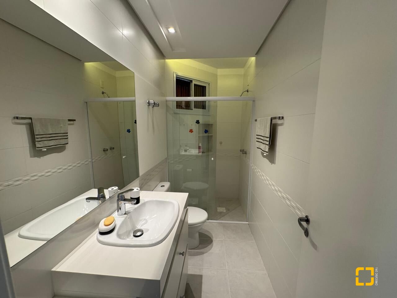 Cobertura com 226m², 3 quartos (sendo 2 suítes), 2 garagens, no bairro Jurerê Internacional em Florianópolis