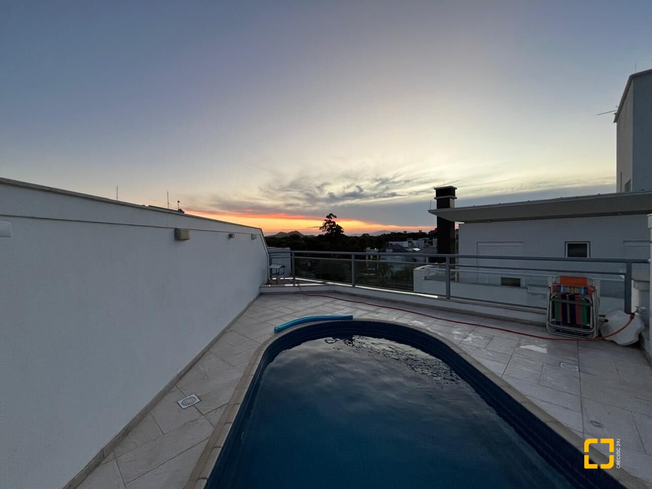 Cobertura com 226m², 3 quartos (sendo 2 suítes), 2 garagens, no bairro Jurerê Internacional em Florianópolis