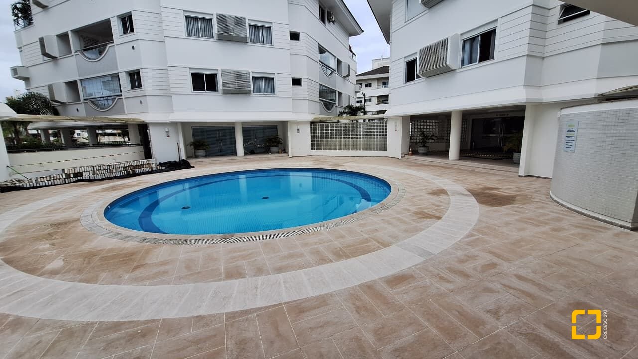 Cobertura com 226m², 3 quartos (sendo 2 suítes), 2 garagens, no bairro Jurerê Internacional em Florianópolis