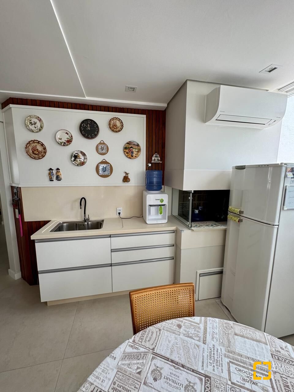 Cobertura com 226m², 3 quartos (sendo 2 suítes), 2 garagens, no bairro Jurerê Internacional em Florianópolis