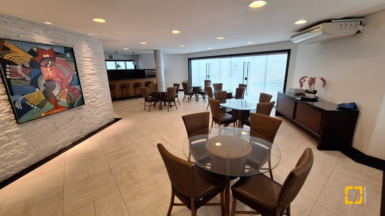 Cobertura com 226m², 3 quartos (sendo 2 suítes), 2 garagens, no bairro Jurerê Internacional em Florianópolis