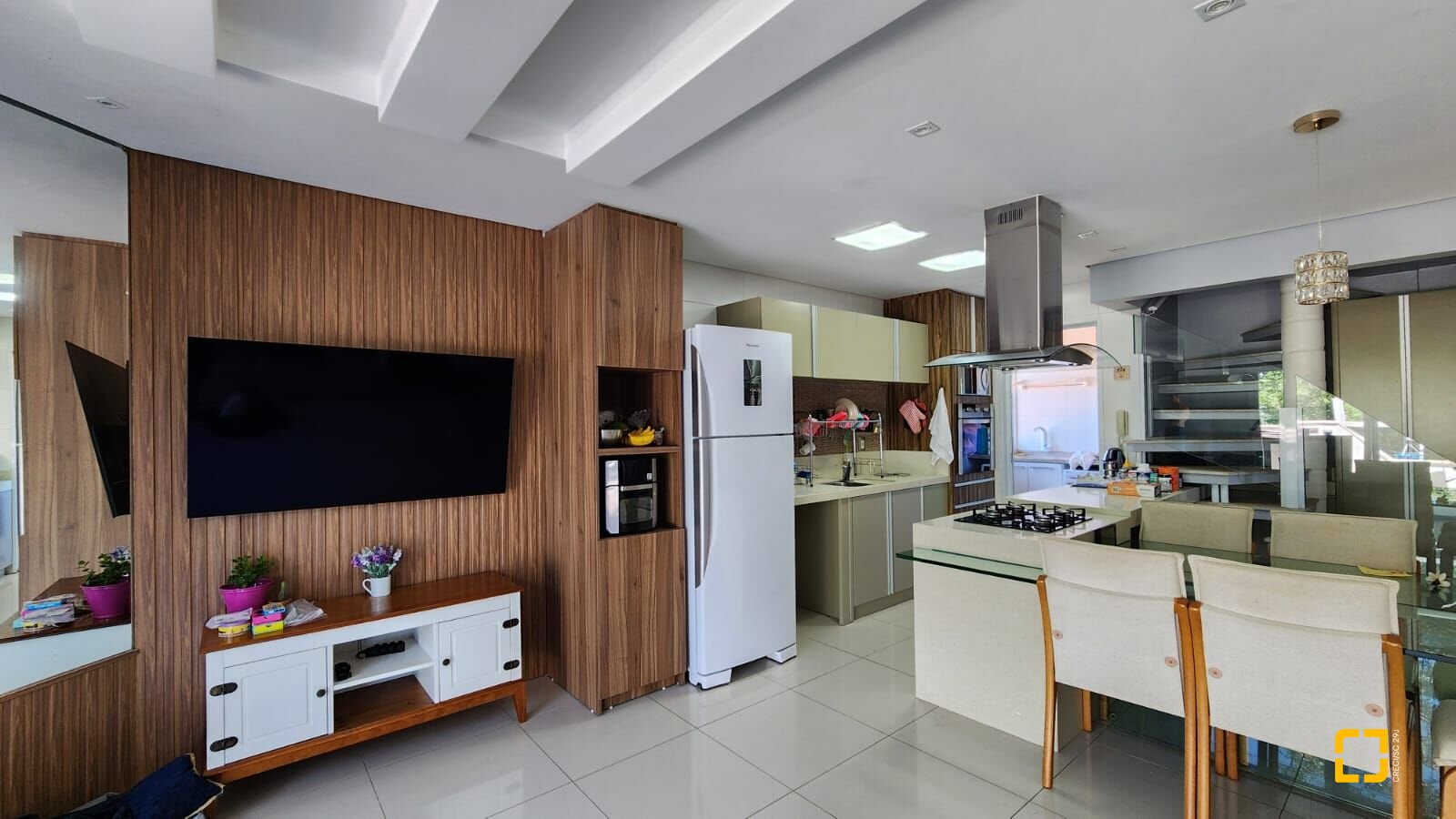 Cobertura com 99m², 4 quartos (sendo 3 suítes), 2 garagens, no bairro Jurerê Internacional em Florianópolis