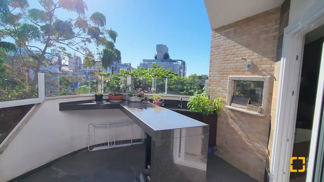 Cobertura com 99m², 4 quartos (sendo 3 suítes), 2 garagens, no bairro Jurerê Internacional em Florianópolis