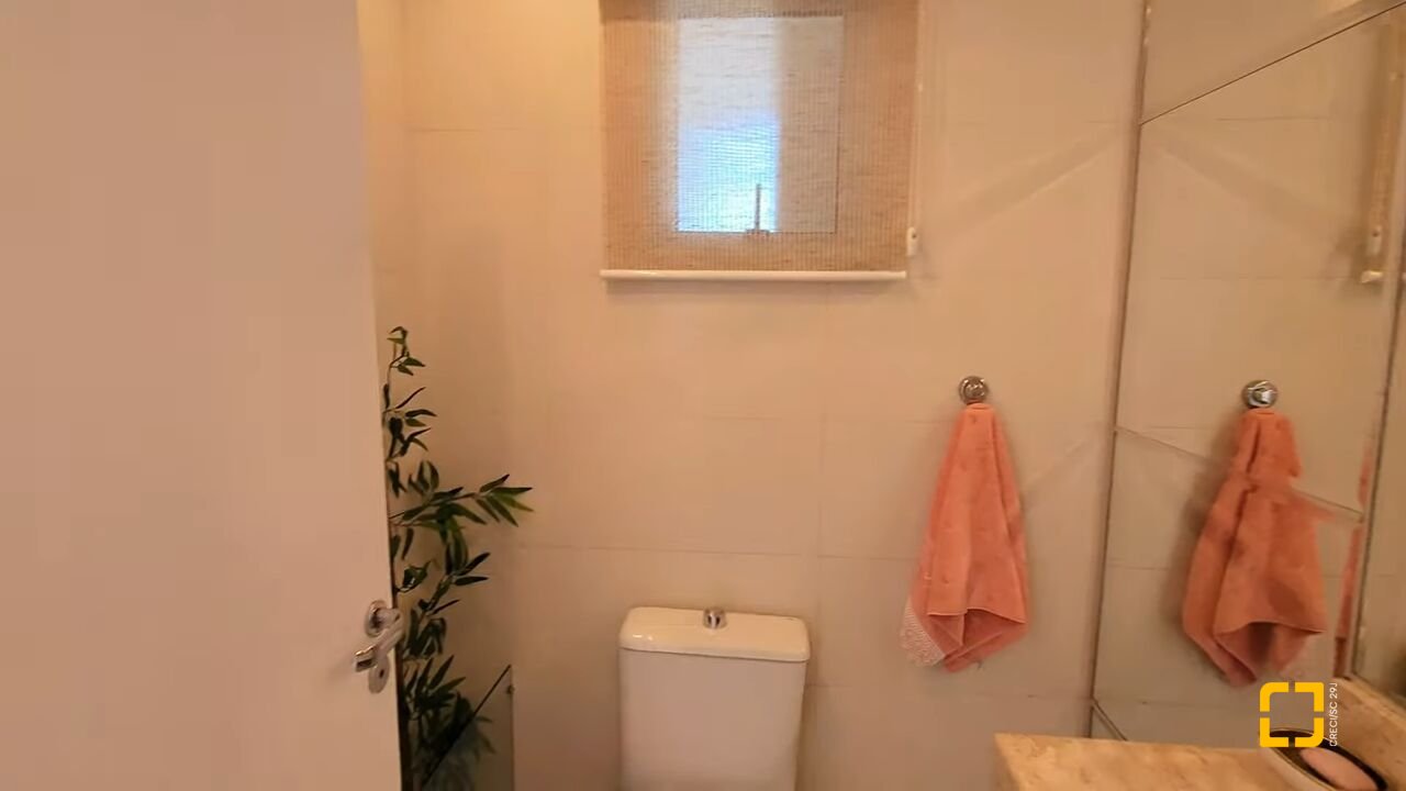 Cobertura com 99m², 4 quartos (sendo 3 suítes), 2 garagens, no bairro Jurerê Internacional em Florianópolis