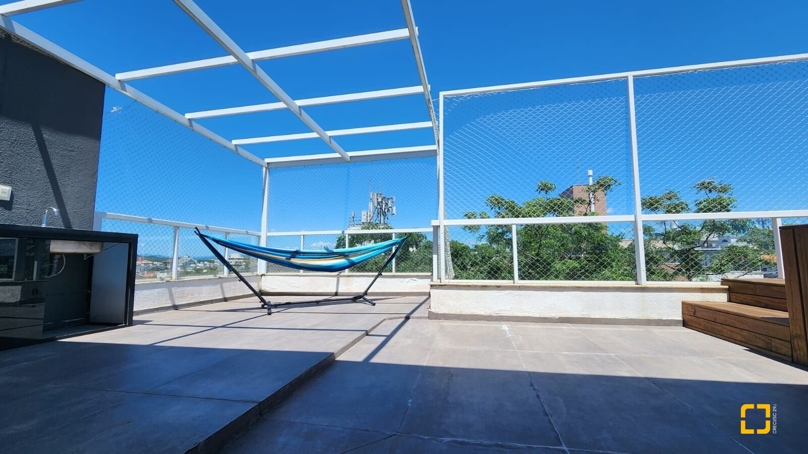 Cobertura com 99m², 4 quartos (sendo 3 suítes), 2 garagens, no bairro Jurerê Internacional em Florianópolis