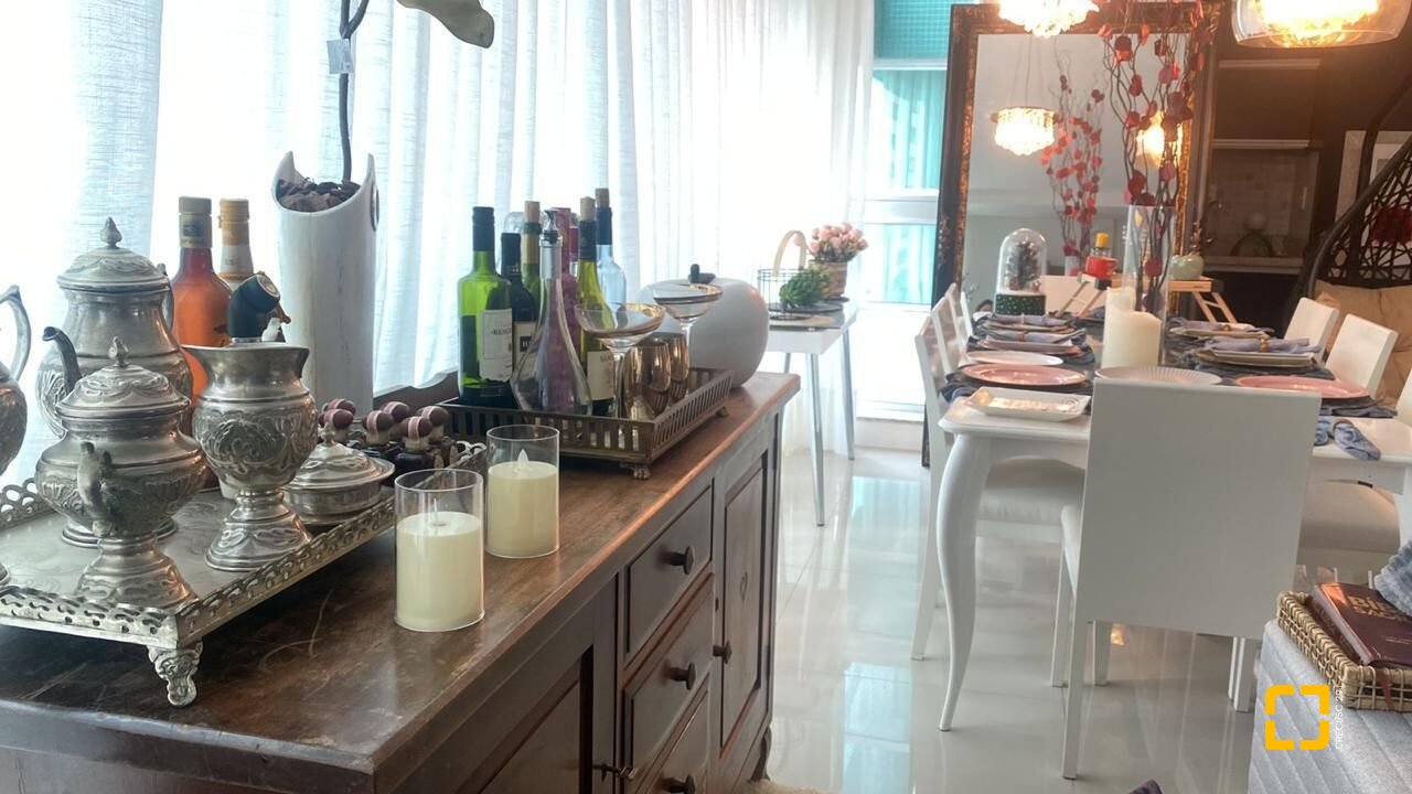 Apartamento com 167m², 4 quartos (sendo 2 suítes), 2 garagens, no bairro Centro em Balneário Camboriú