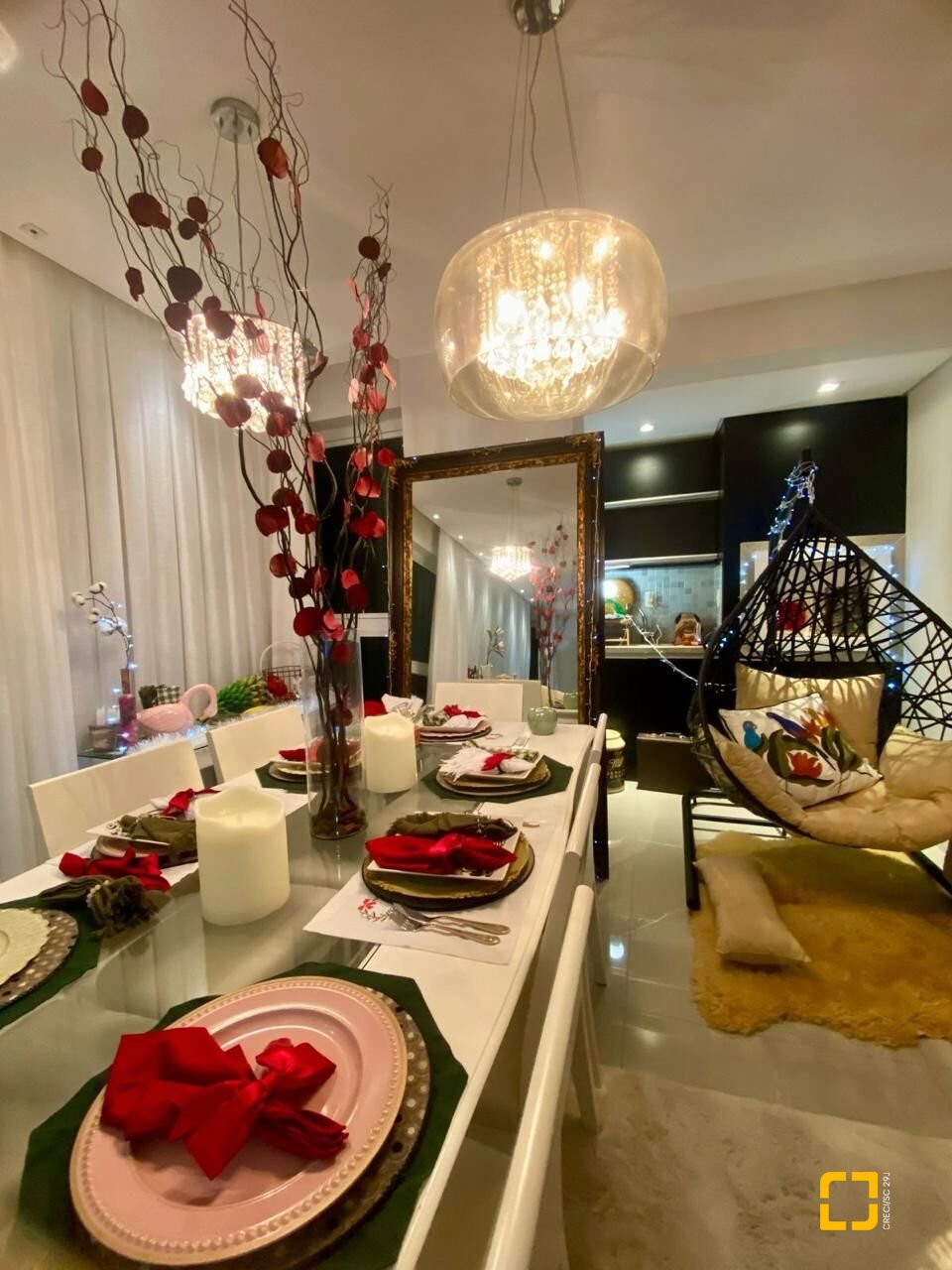 Apartamento com 167m², 4 quartos (sendo 2 suítes), 2 garagens, no bairro Centro em Balneário Camboriú