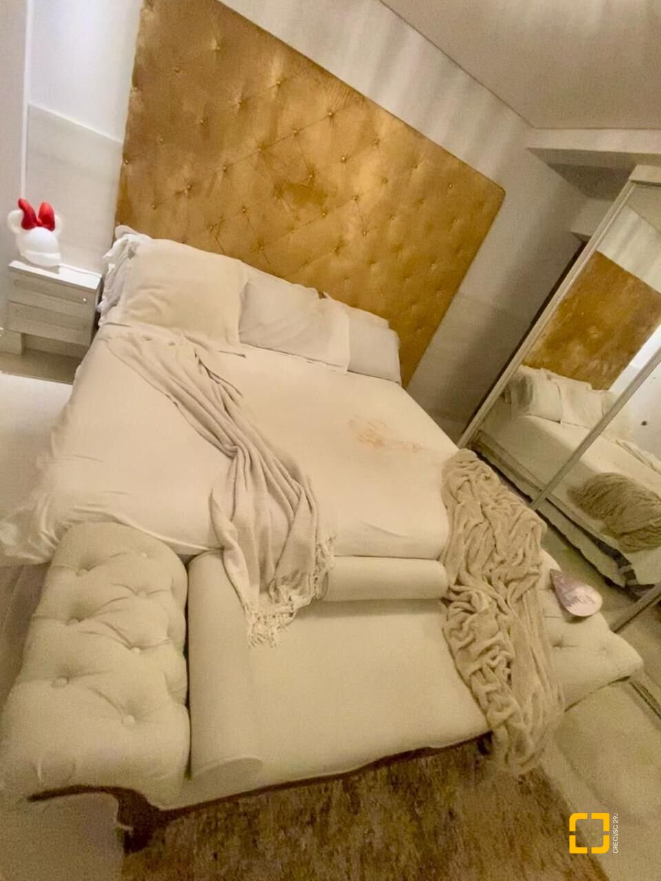 Apartamento com 167m², 4 quartos (sendo 2 suítes), 2 garagens, no bairro Centro em Balneário Camboriú