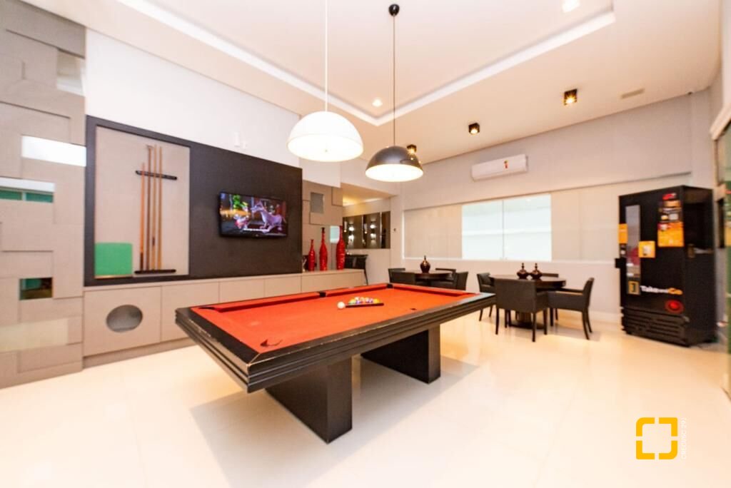 Apartamento com 167m², 4 quartos (sendo 2 suítes), 2 garagens, no bairro Centro em Balneário Camboriú