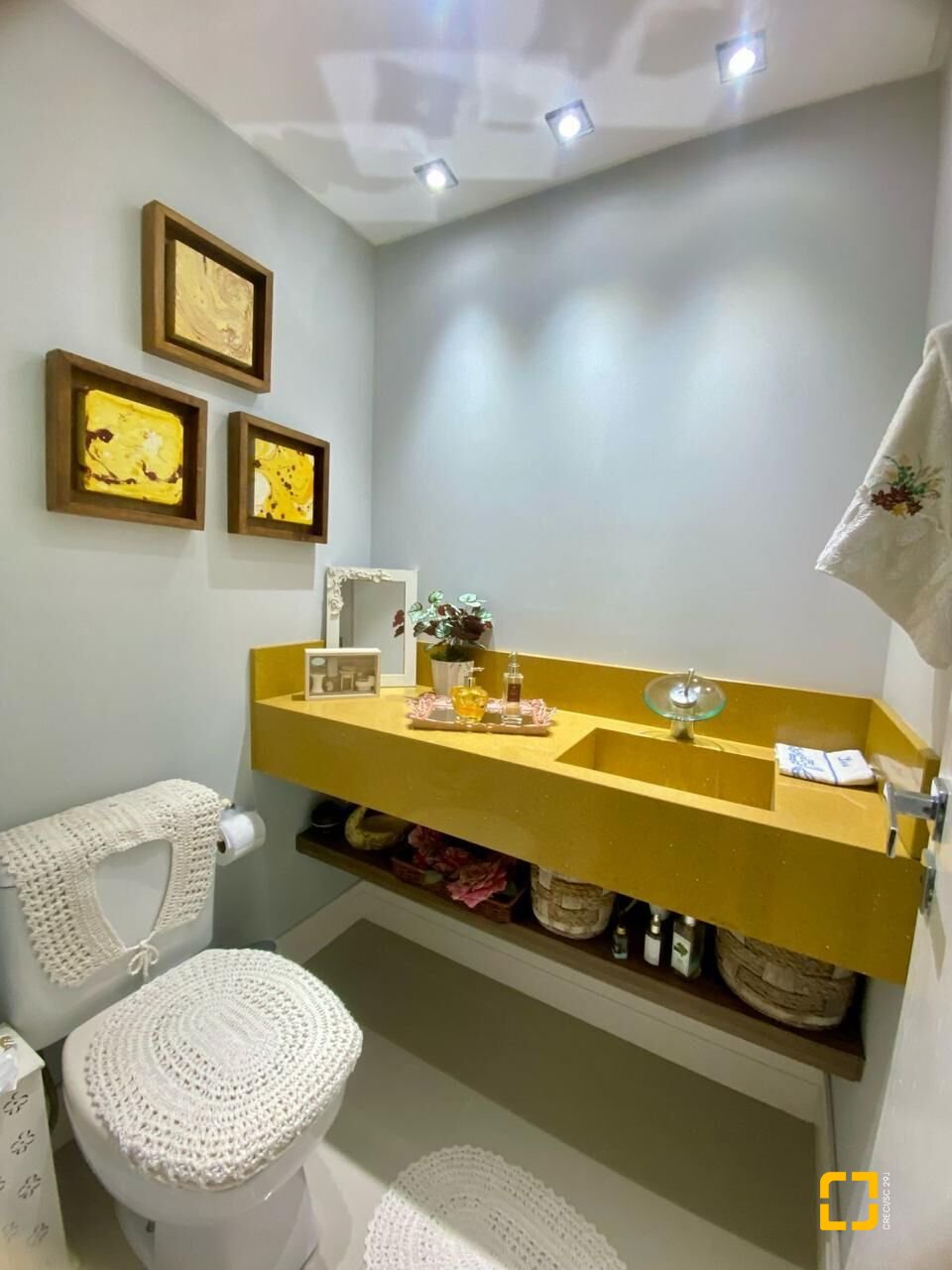 Apartamento com 167m², 4 quartos (sendo 2 suítes), 2 garagens, no bairro Centro em Balneário Camboriú