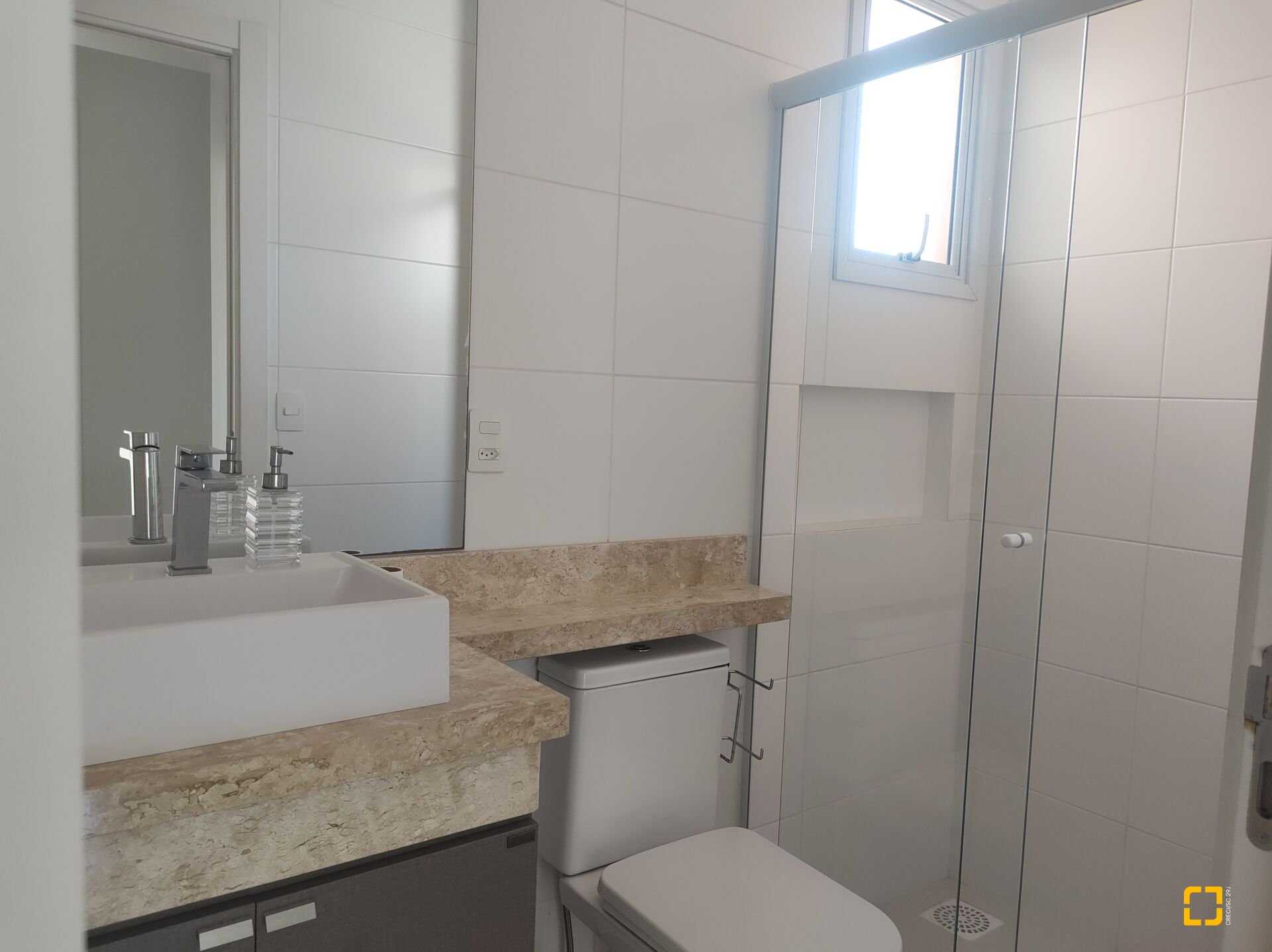 Apartamento com 86m², 6 quartos (sendo 3 suítes), 1 garagem, no bairro Jurerê em Florianópolis