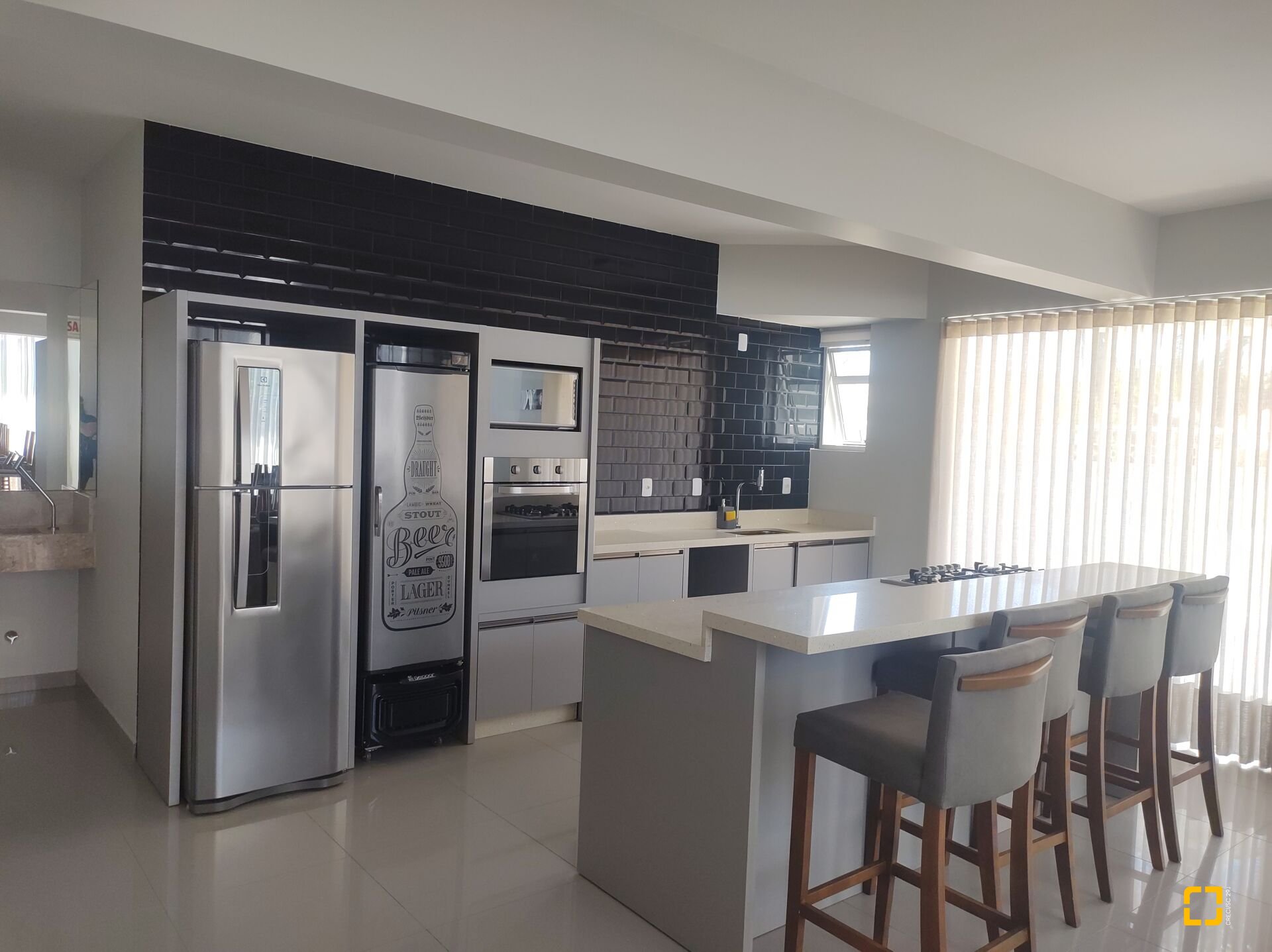 Apartamento com 86m², 6 quartos (sendo 3 suítes), 1 garagem, no bairro Jurerê em Florianópolis