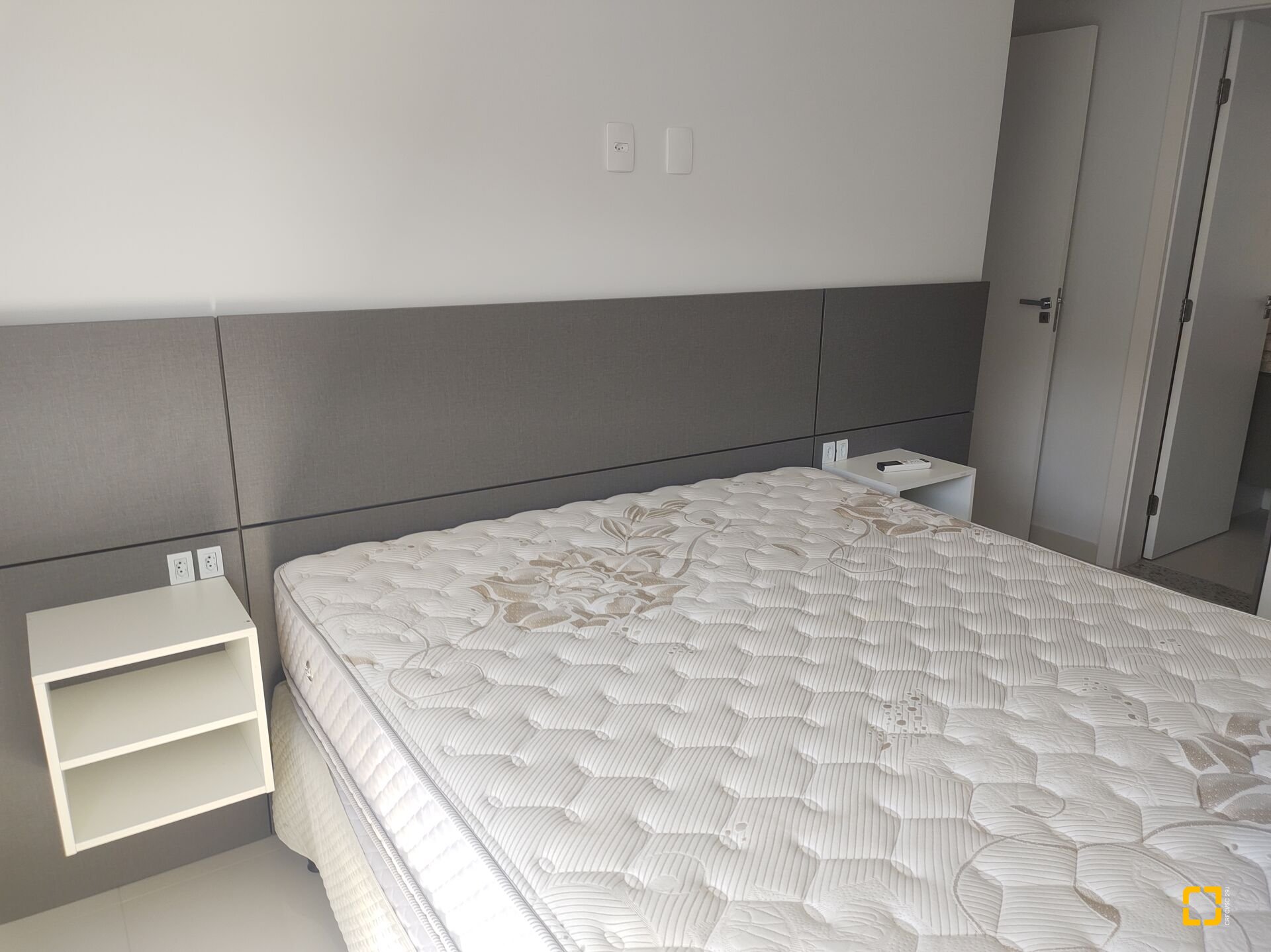 Apartamento com 86m², 6 quartos (sendo 3 suítes), 1 garagem, no bairro Jurerê em Florianópolis