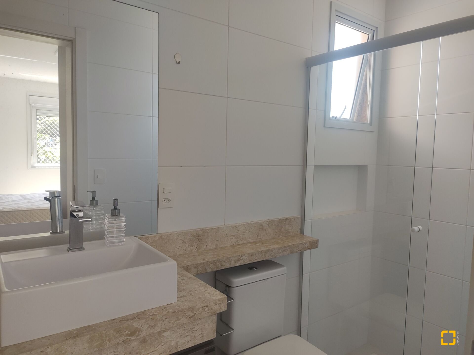 Apartamento com 86m², 6 quartos (sendo 3 suítes), 1 garagem, no bairro Jurerê em Florianópolis