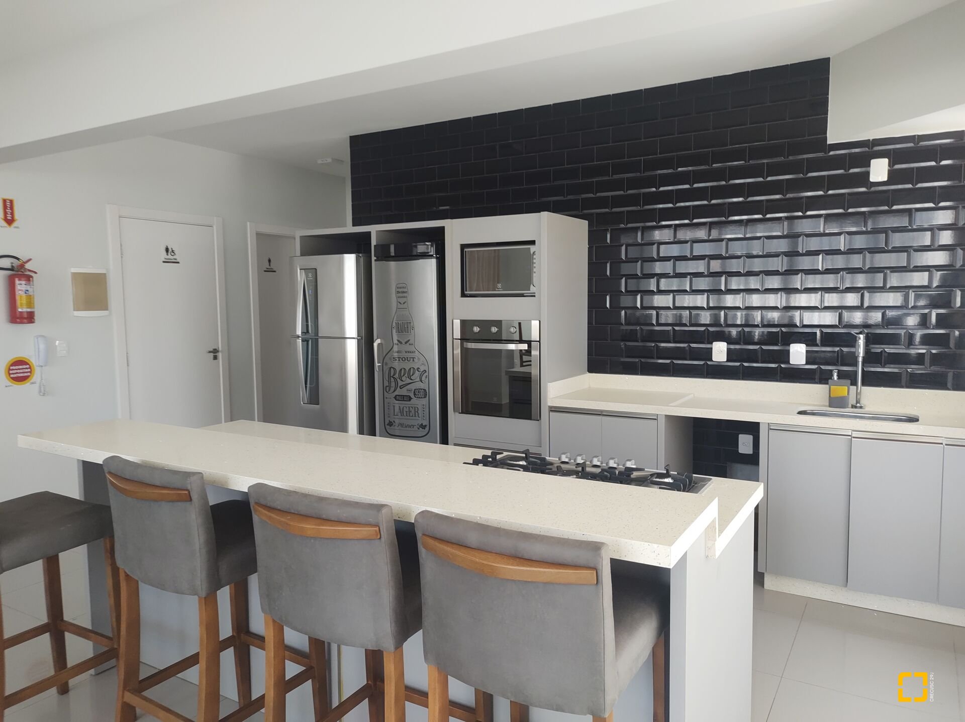 Apartamento com 86m², 6 quartos (sendo 3 suítes), 1 garagem, no bairro Jurerê em Florianópolis