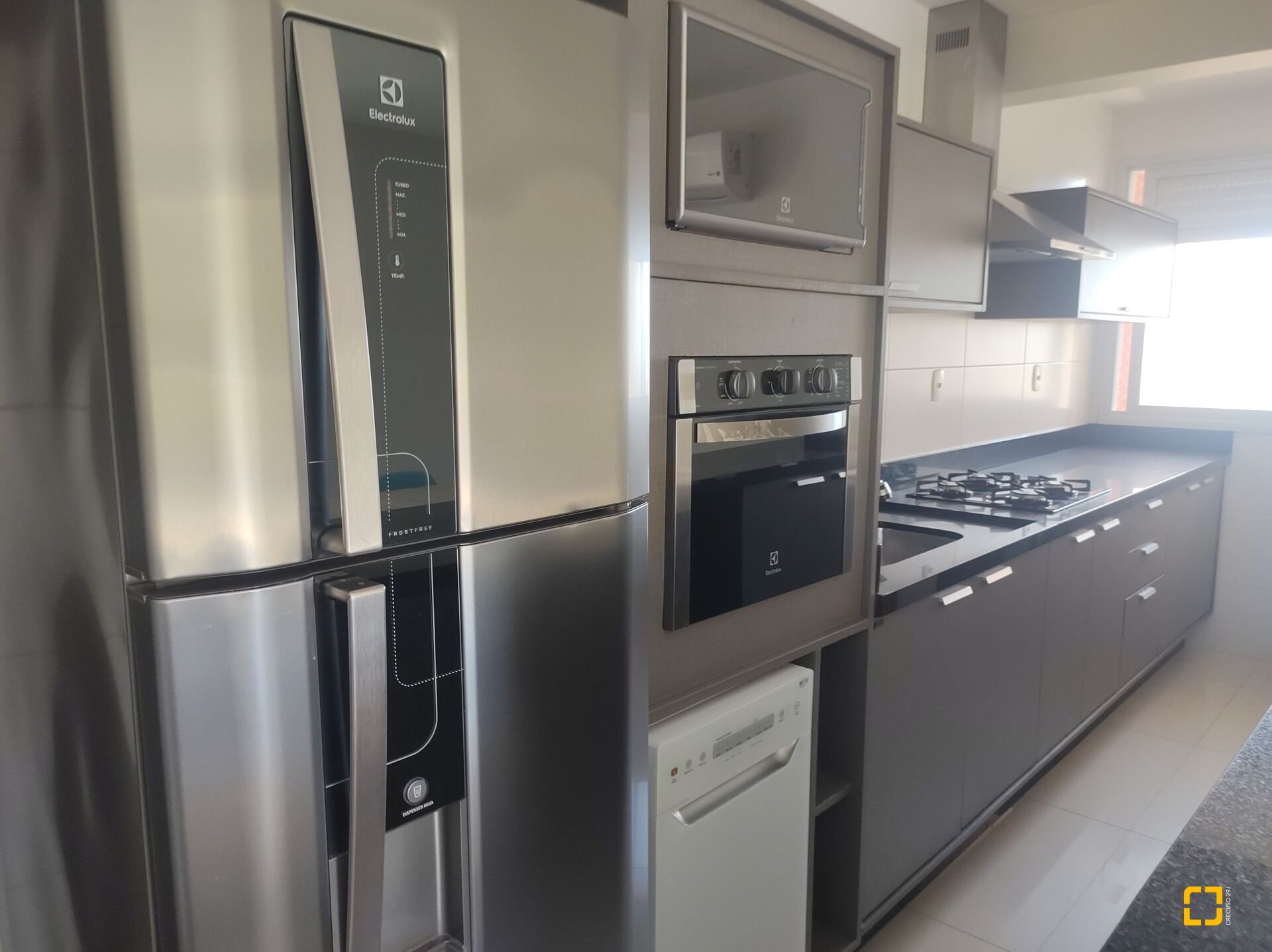 Apartamento com 86m², 6 quartos (sendo 3 suítes), 1 garagem, no bairro Jurerê em Florianópolis