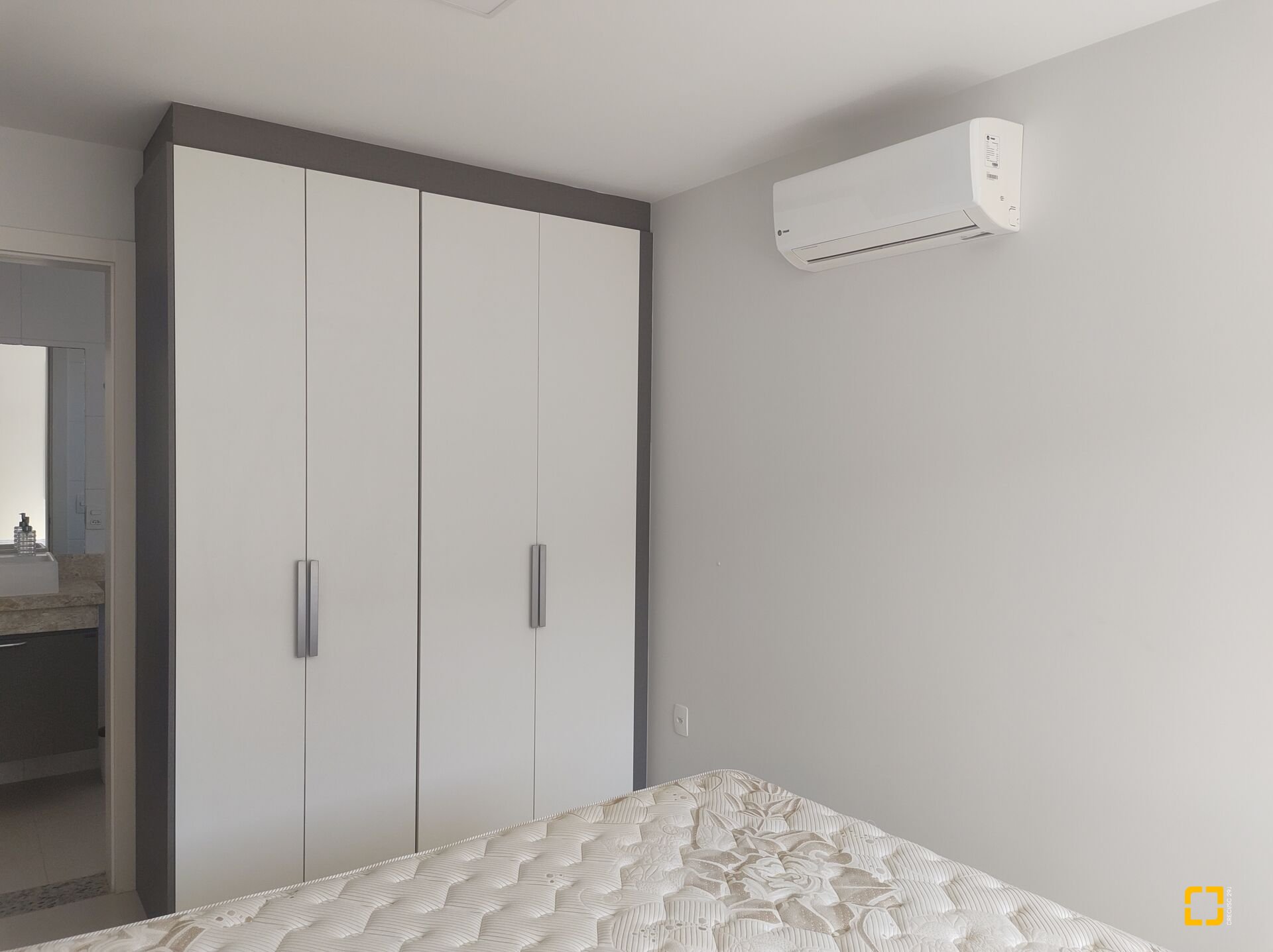 Apartamento com 86m², 6 quartos (sendo 3 suítes), 1 garagem, no bairro Jurerê em Florianópolis
