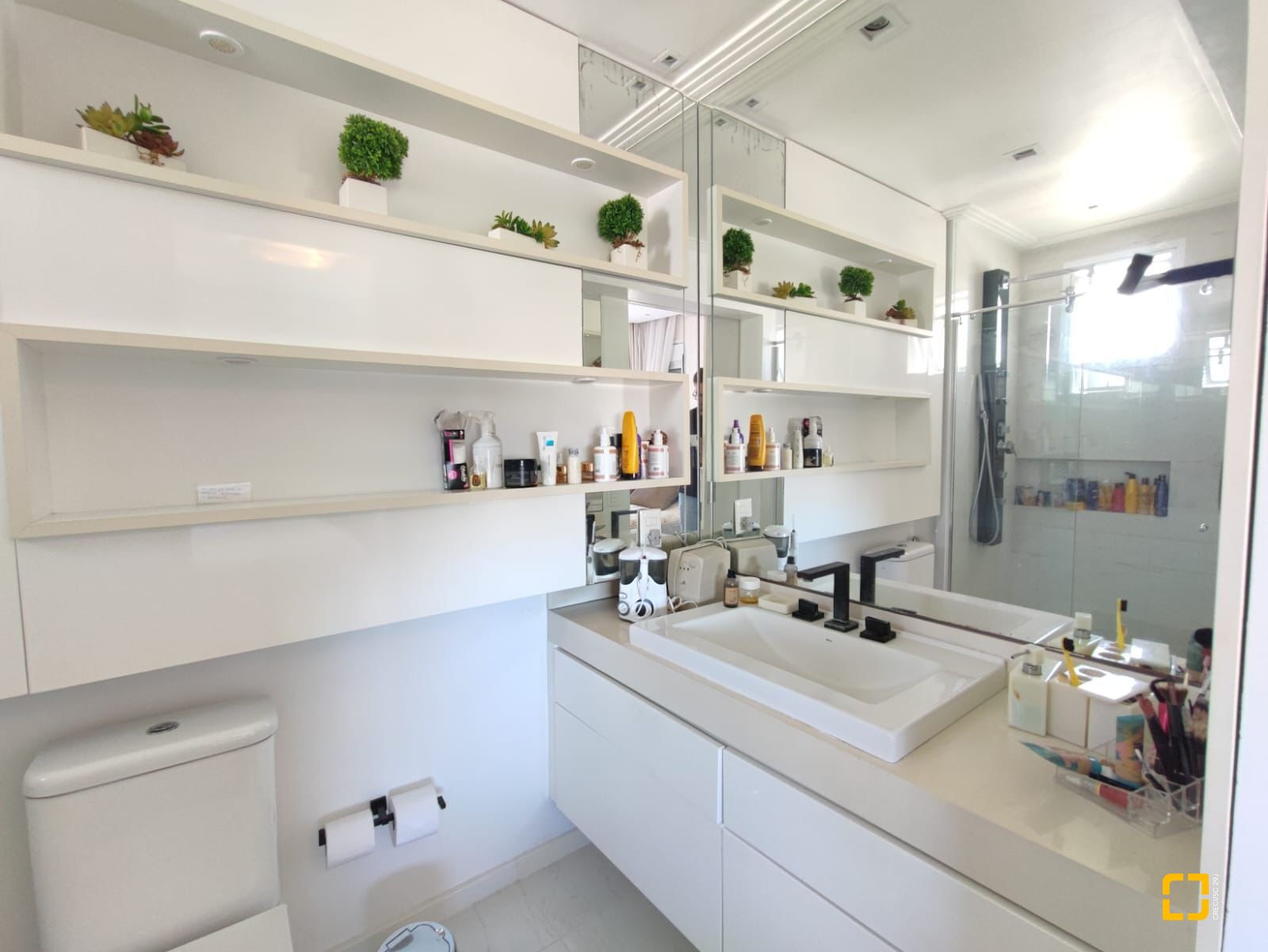 Cobertura com 224m², 3 quartos (sendo 3 suítes), 2 garagens, no bairro Jurerê Internacional em Florianópolis