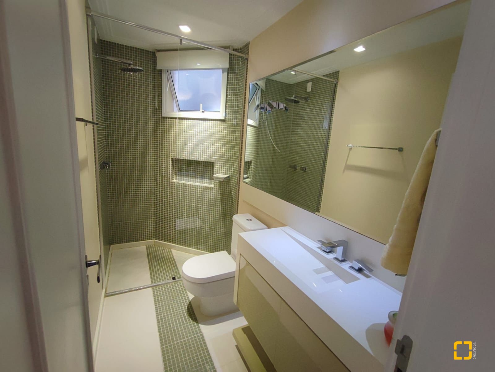Cobertura com 224m², 3 quartos (sendo 3 suítes), 2 garagens, no bairro Jurerê Internacional em Florianópolis