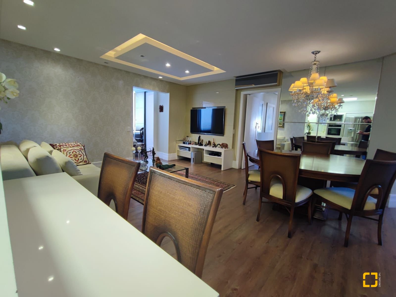 Cobertura com 224m², 3 quartos (sendo 3 suítes), 2 garagens, no bairro Jurerê Internacional em Florianópolis