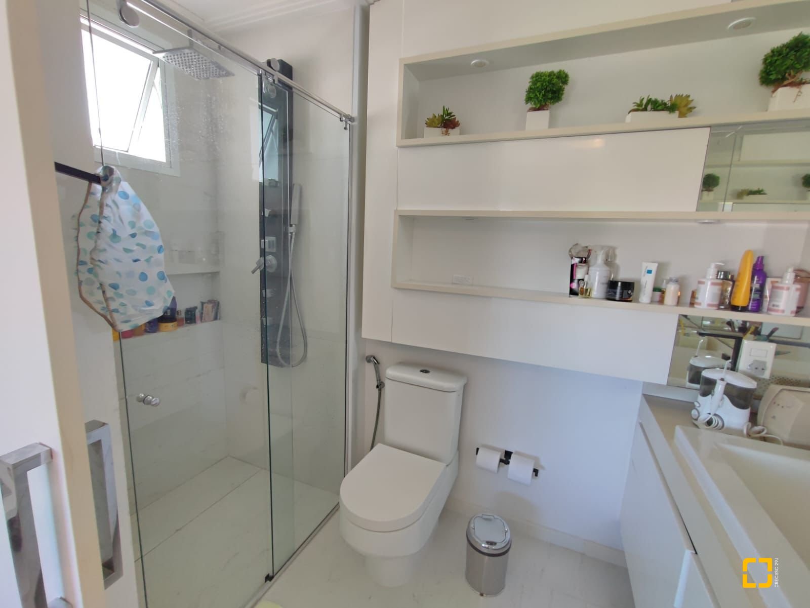 Cobertura com 224m², 3 quartos (sendo 3 suítes), 2 garagens, no bairro Jurerê Internacional em Florianópolis