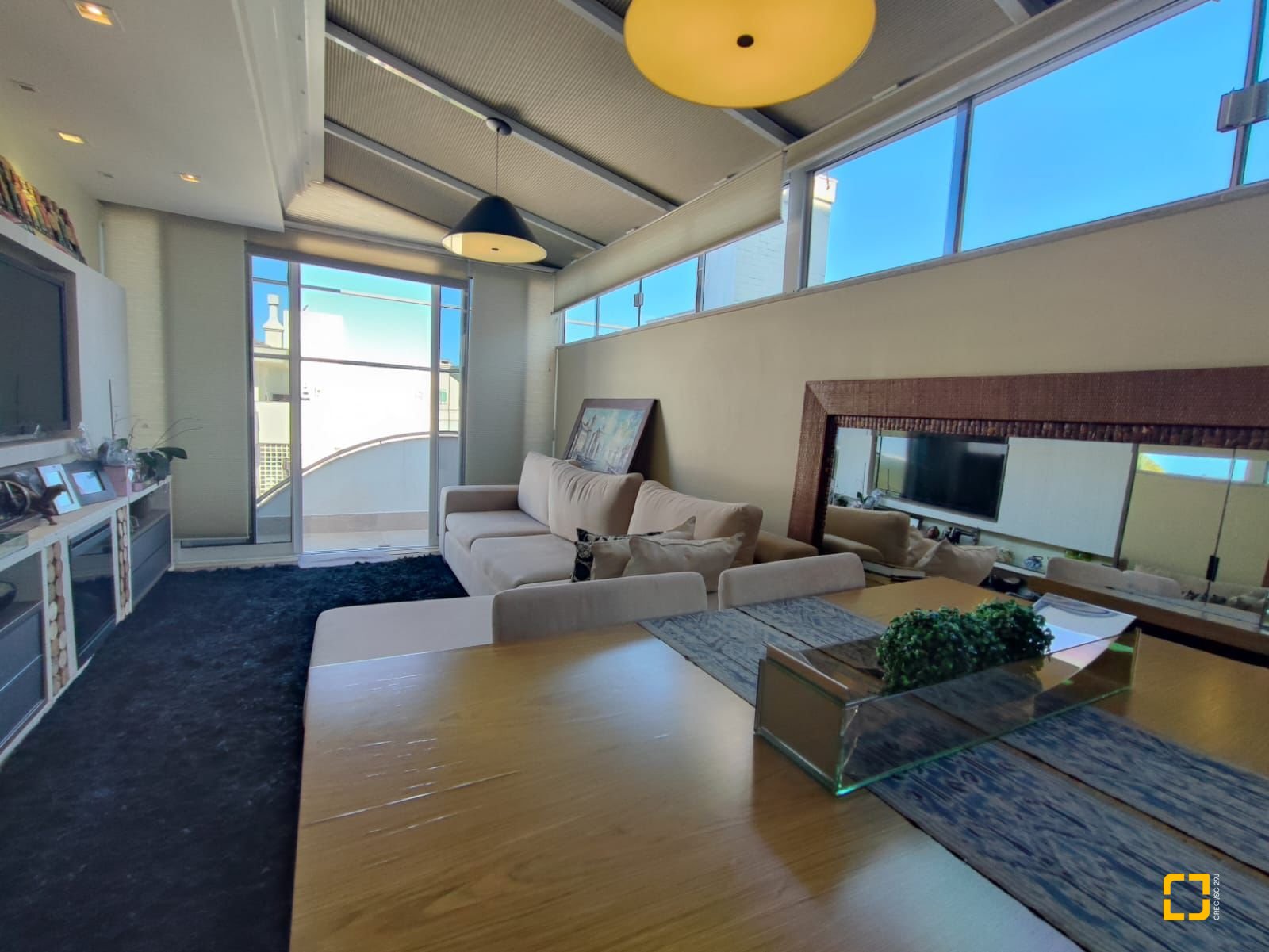 Cobertura com 224m², 3 quartos (sendo 3 suítes), 2 garagens, no bairro Jurerê Internacional em Florianópolis