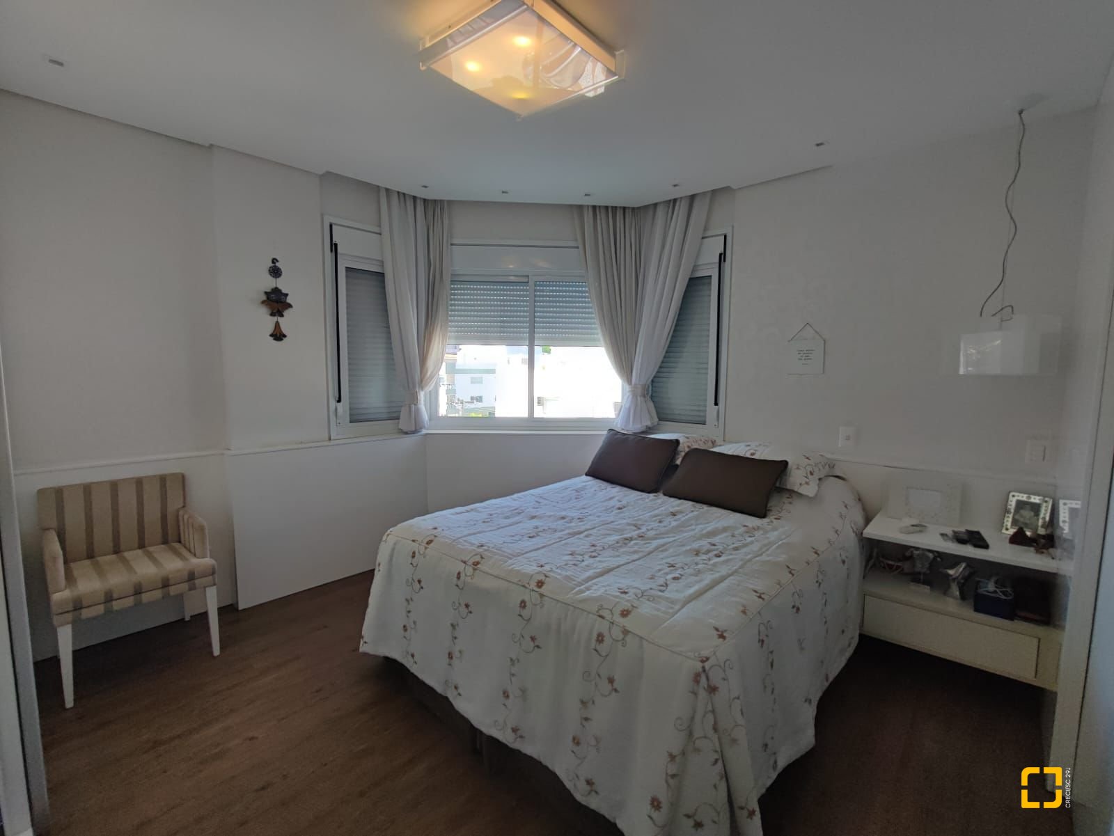Cobertura com 224m², 3 quartos (sendo 3 suítes), 2 garagens, no bairro Jurerê Internacional em Florianópolis