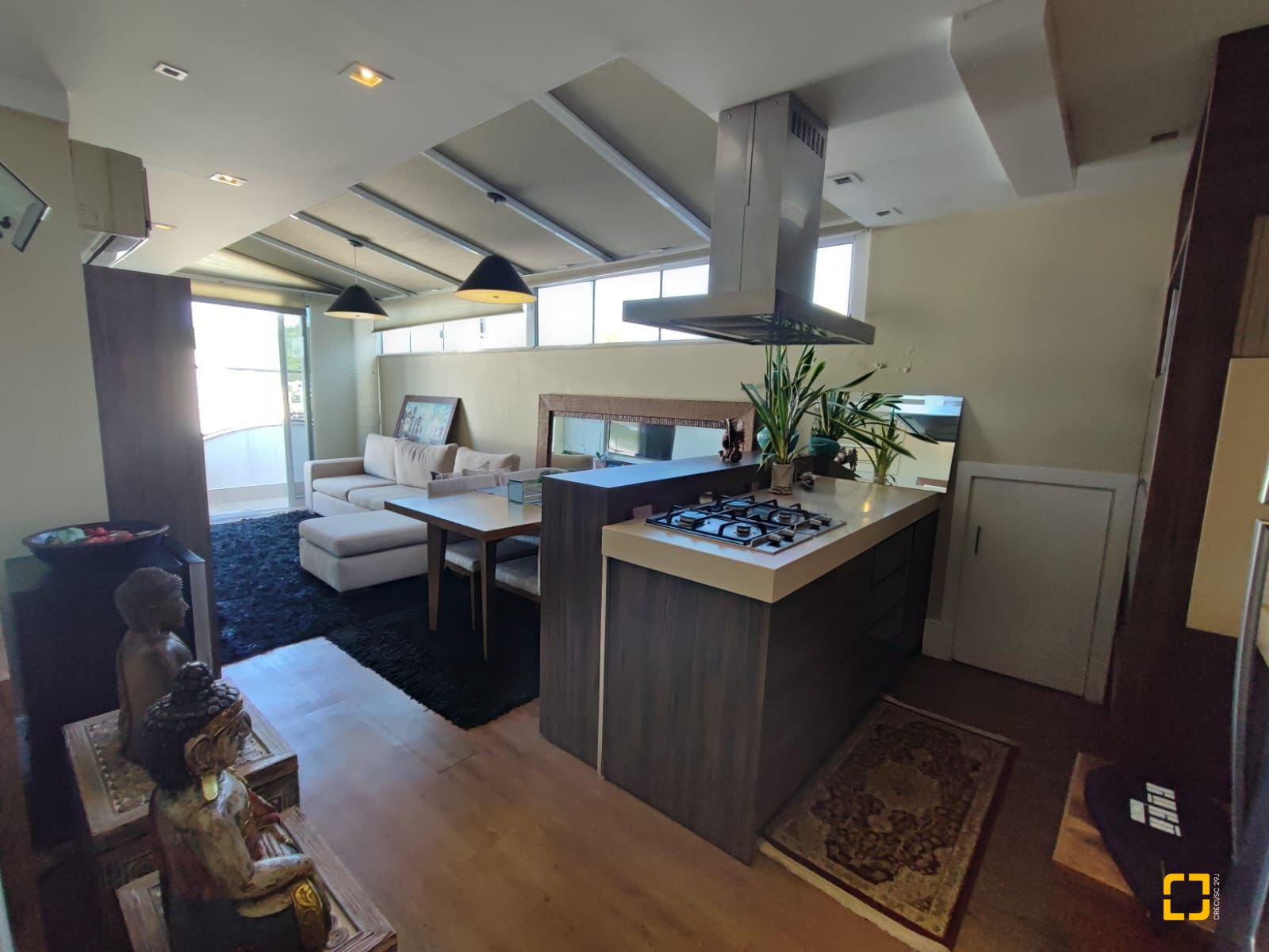 Cobertura com 224m², 3 quartos (sendo 3 suítes), 2 garagens, no bairro Jurerê Internacional em Florianópolis
