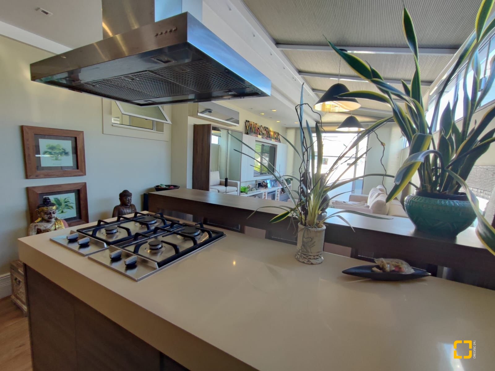 Cobertura com 224m², 3 quartos (sendo 3 suítes), 2 garagens, no bairro Jurerê Internacional em Florianópolis