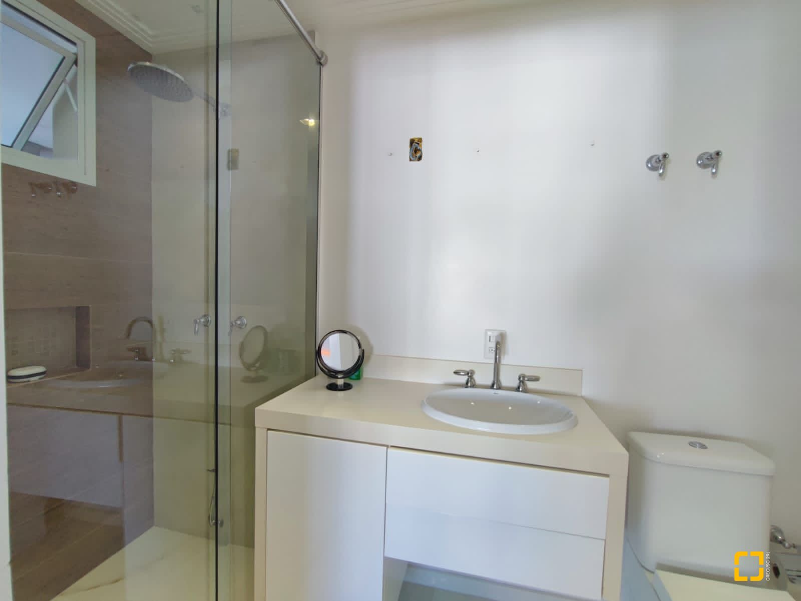 Cobertura com 224m², 3 quartos (sendo 3 suítes), 2 garagens, no bairro Jurerê Internacional em Florianópolis