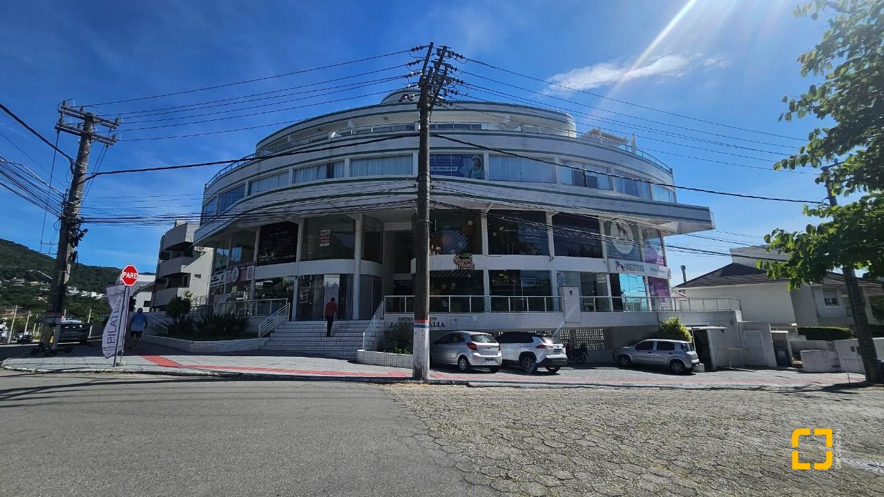 Sala com 41m², no bairro Córrego Grande em Florianópolis