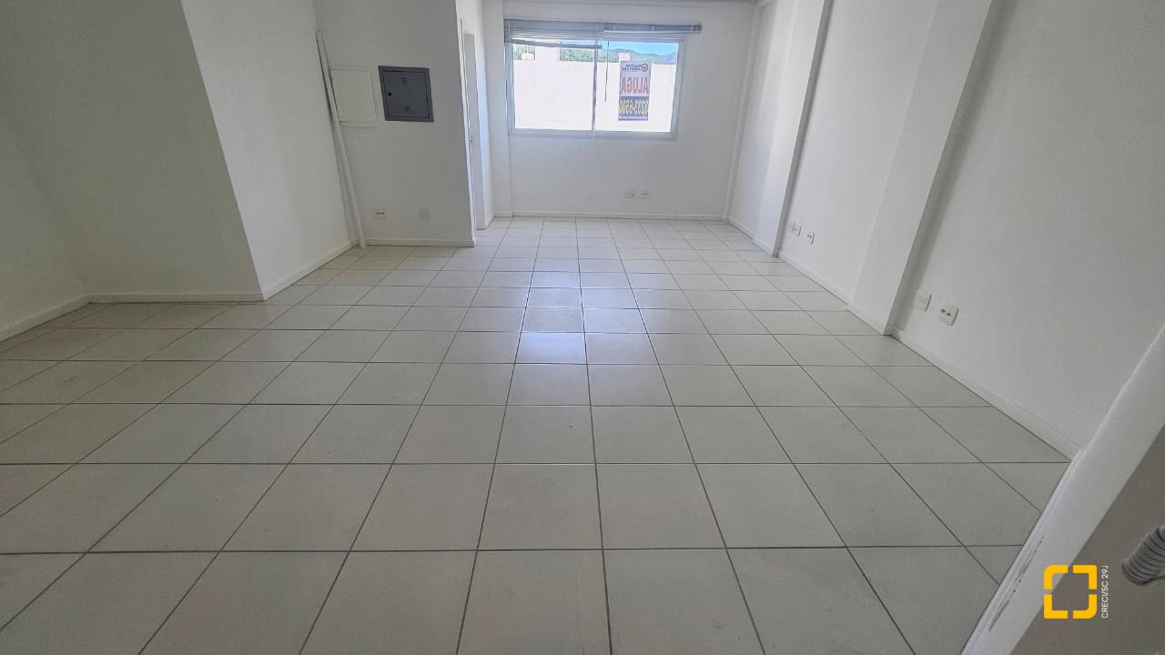 Sala com 41m², no bairro Córrego Grande em Florianópolis