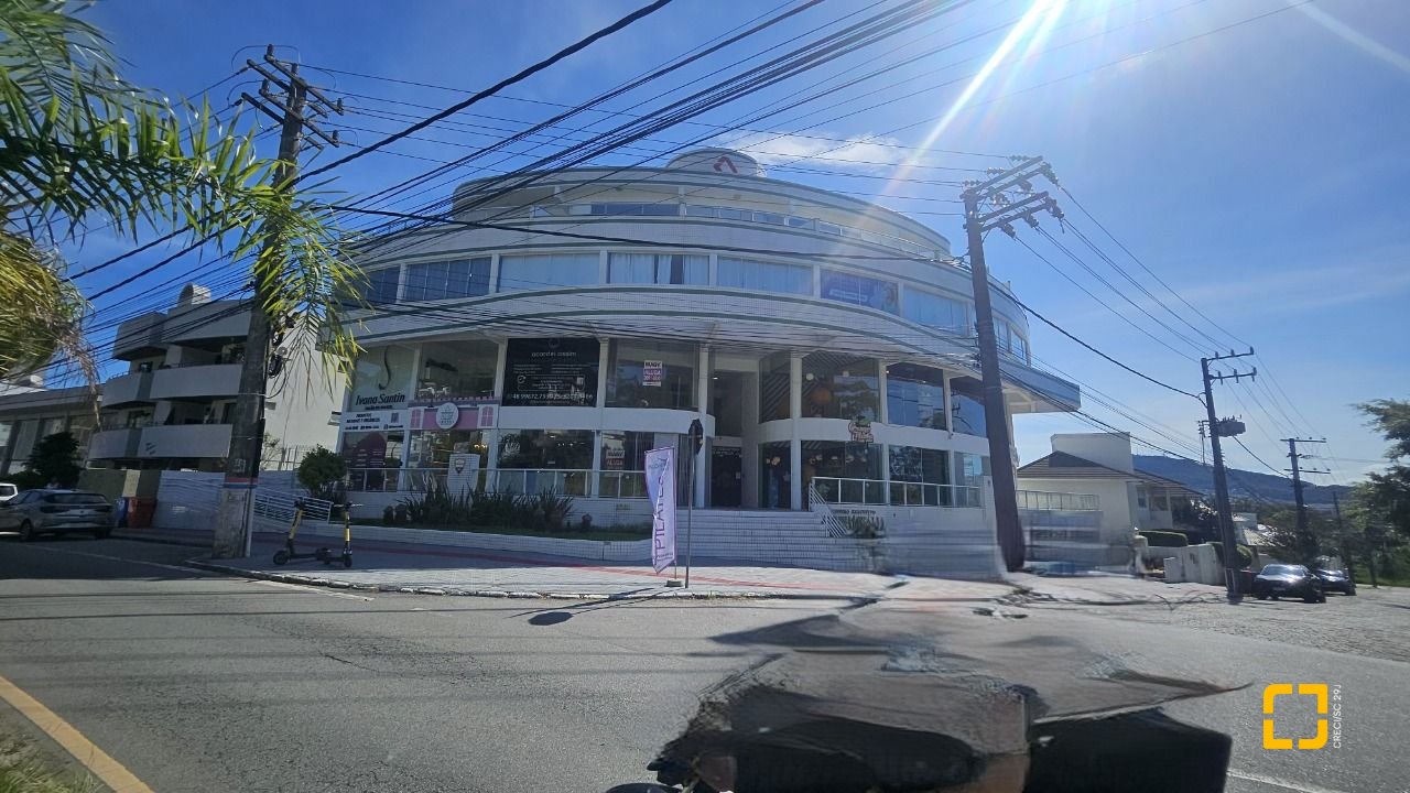 Sala com 41m², no bairro Córrego Grande em Florianópolis