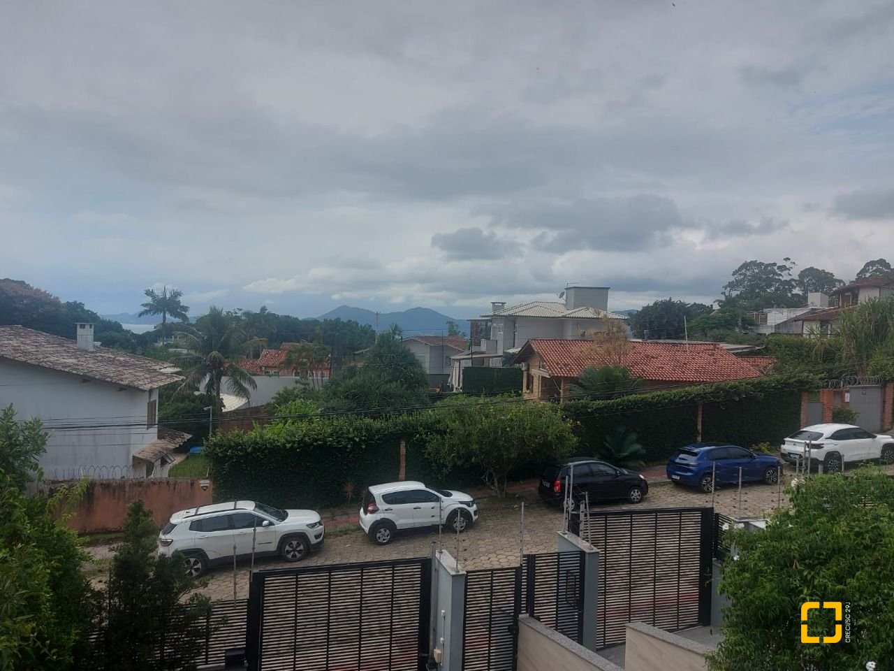 Casa com 250m², 8 quartos (sendo 4 suítes), 3 garagens, no bairro Centro em Florianópolis