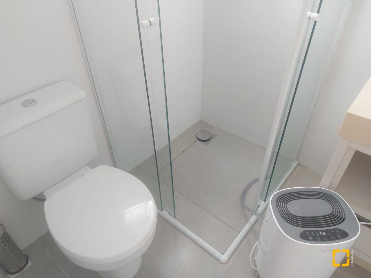 Casa com 250m², 8 quartos (sendo 4 suítes), 3 garagens, no bairro Centro em Florianópolis