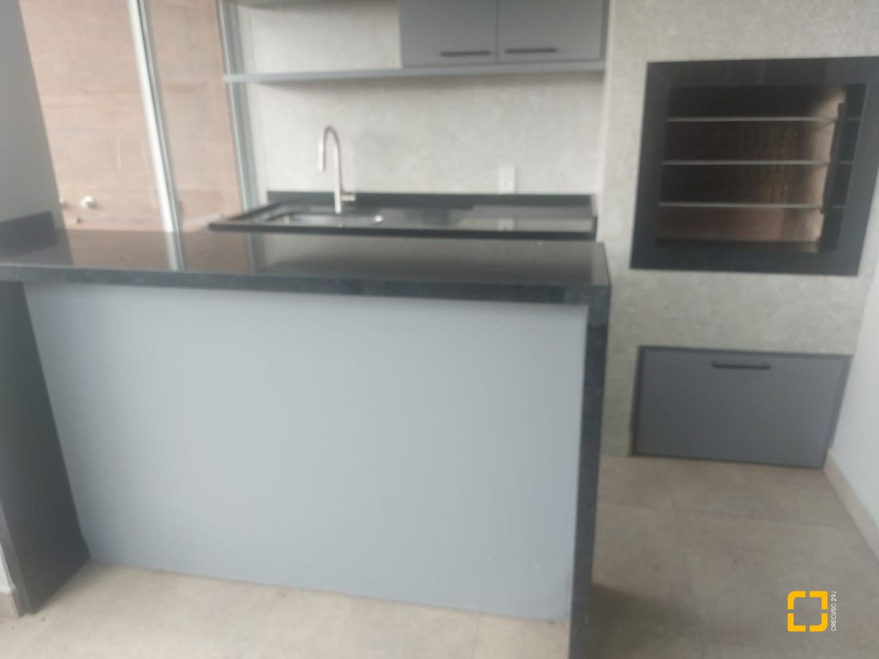 Casa com 250m², 8 quartos (sendo 4 suítes), 3 garagens, no bairro Centro em Florianópolis