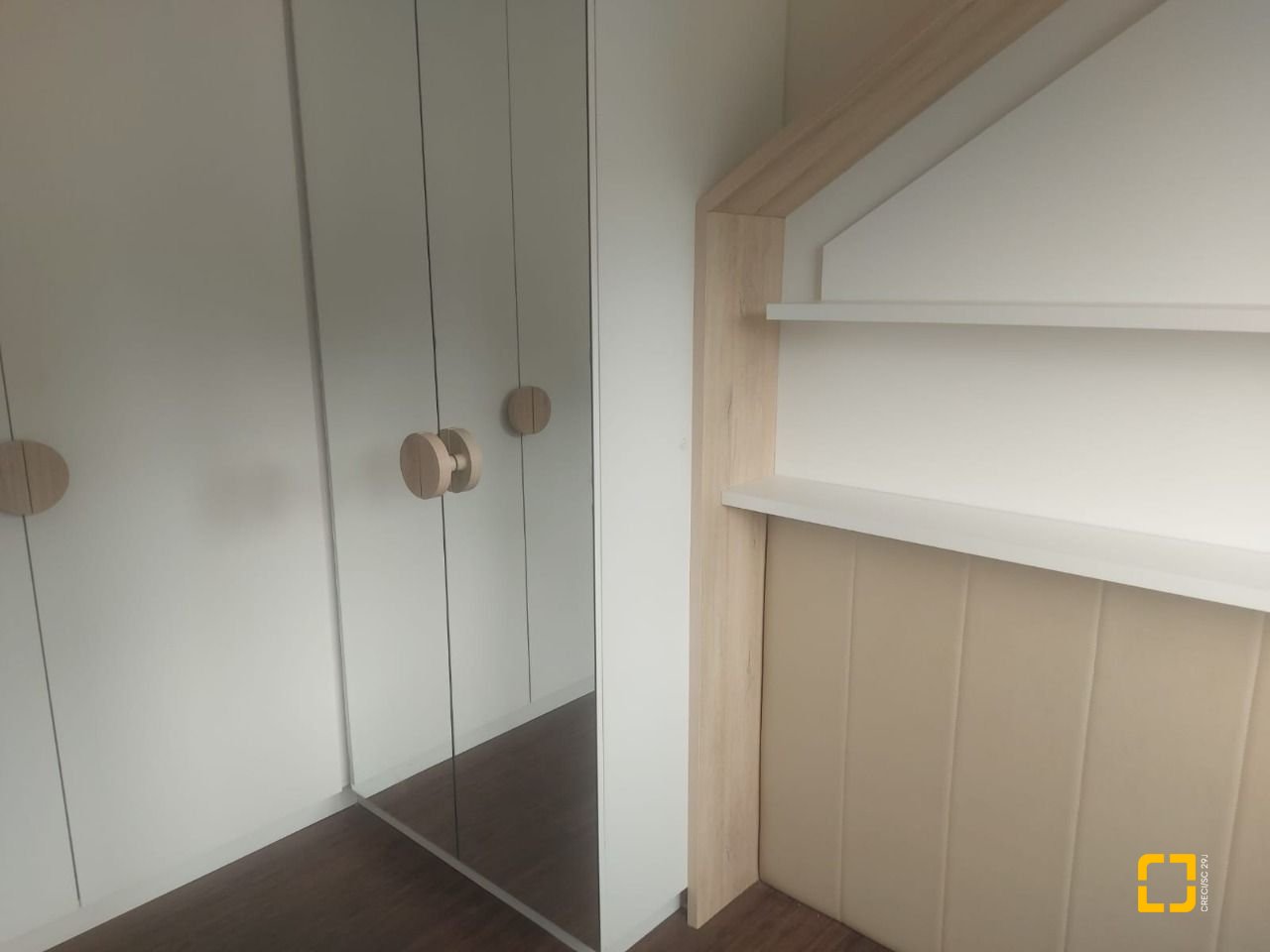 Casa com 250m², 8 quartos (sendo 4 suítes), 3 garagens, no bairro Centro em Florianópolis