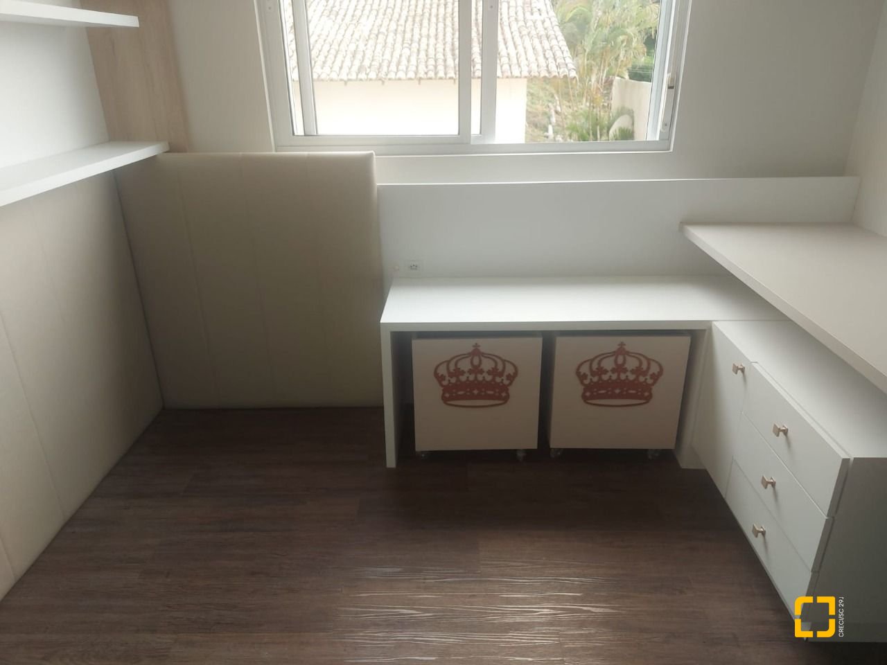 Casa com 250m², 8 quartos (sendo 4 suítes), 3 garagens, no bairro Centro em Florianópolis