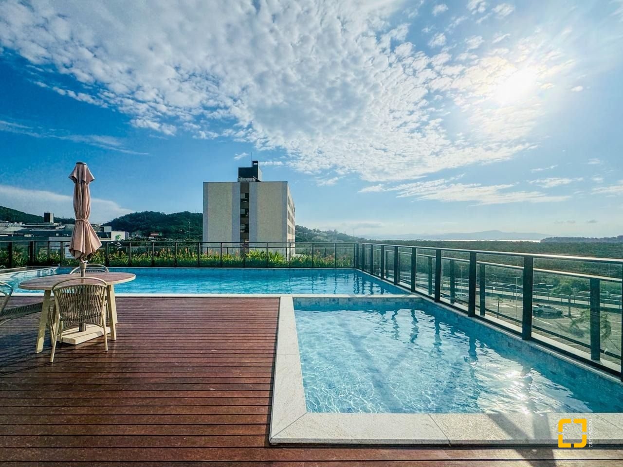 Studio com 54m², 1 quarto, 1 garagem, no bairro Monte Verde em Florianópolis