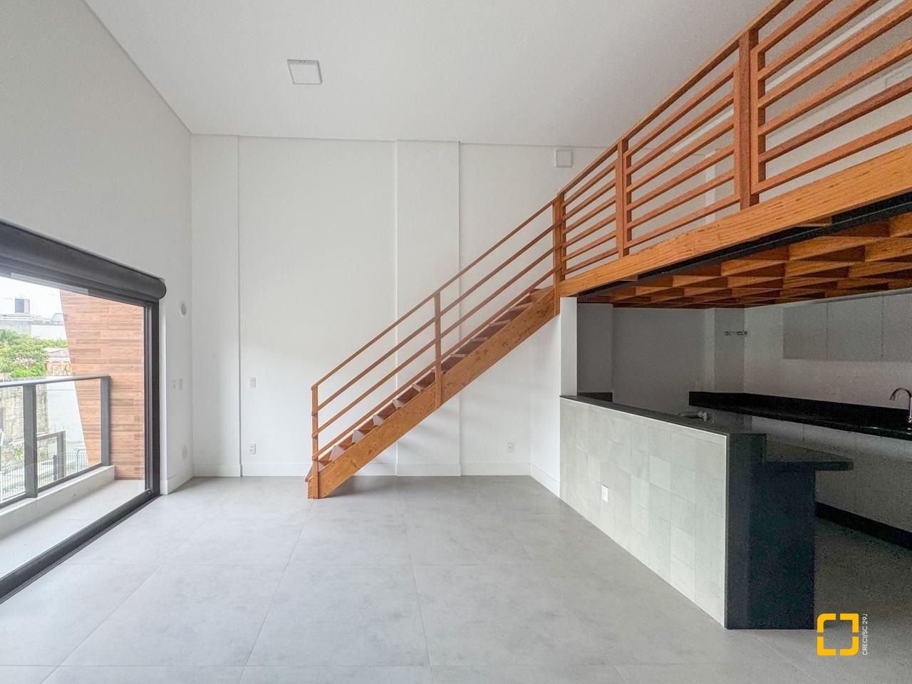 Studio com 54m², 1 quarto, 1 garagem, no bairro Monte Verde em Florianópolis