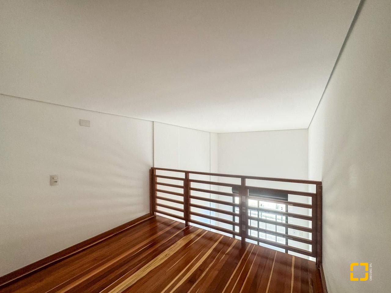Loft com 81m², 1 quarto, 1 garagem, no bairro Monte Verde em Florianópolis