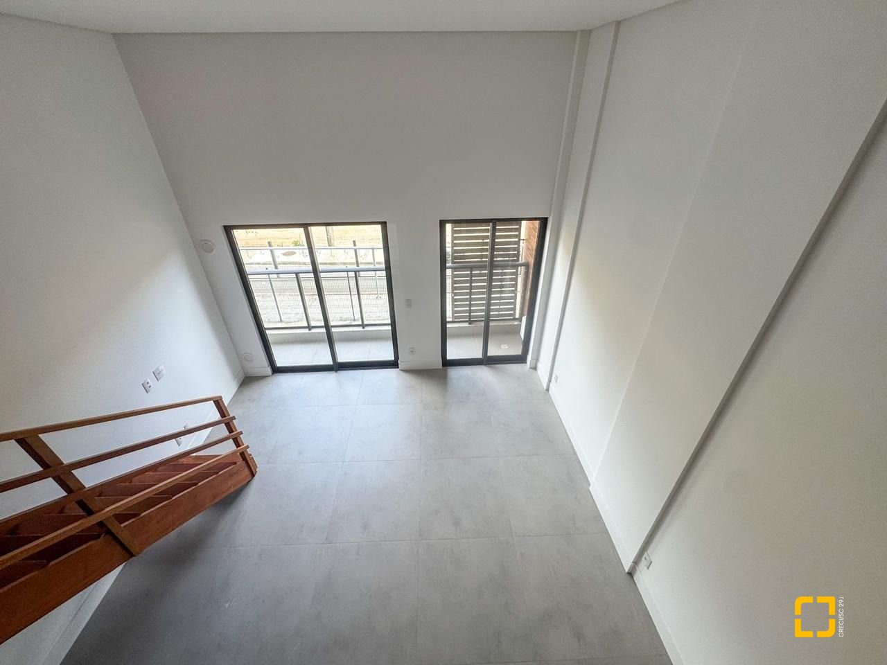 Loft com 81m², 1 quarto, 1 garagem, no bairro Monte Verde em Florianópolis