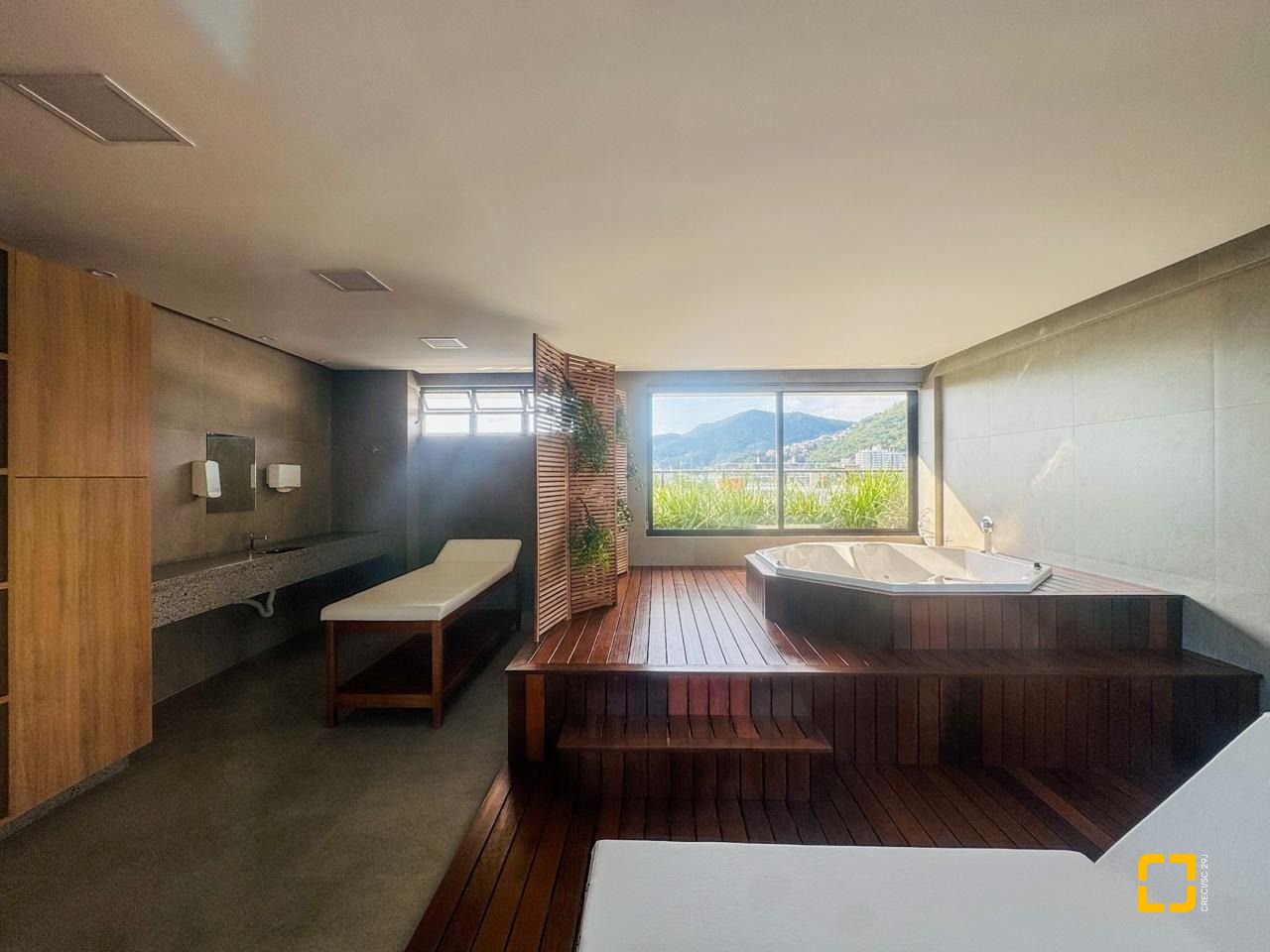 Loft com 81m², 1 quarto, 1 garagem, no bairro Monte Verde em Florianópolis