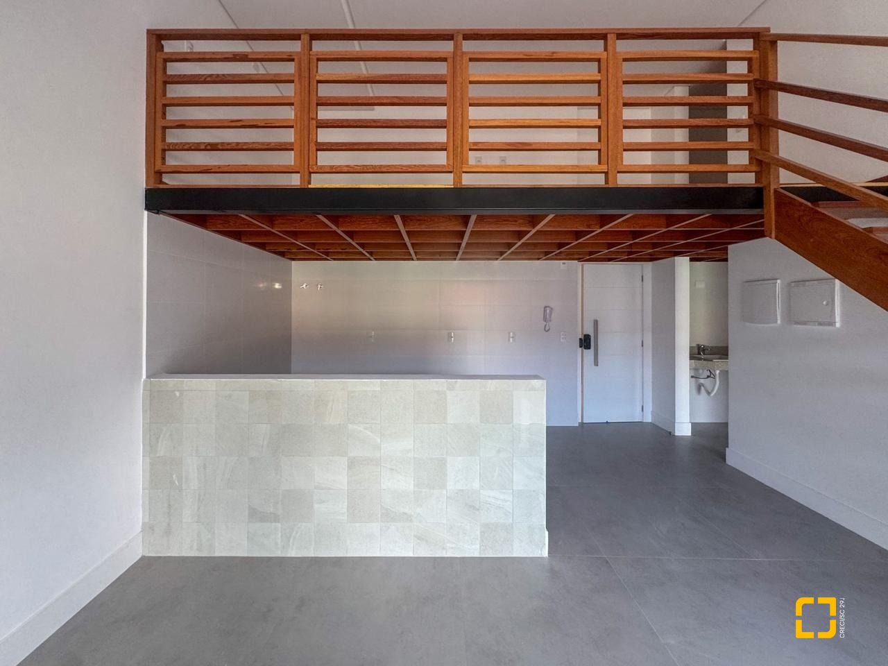 Loft com 81m², 1 quarto, 1 garagem, no bairro Monte Verde em Florianópolis