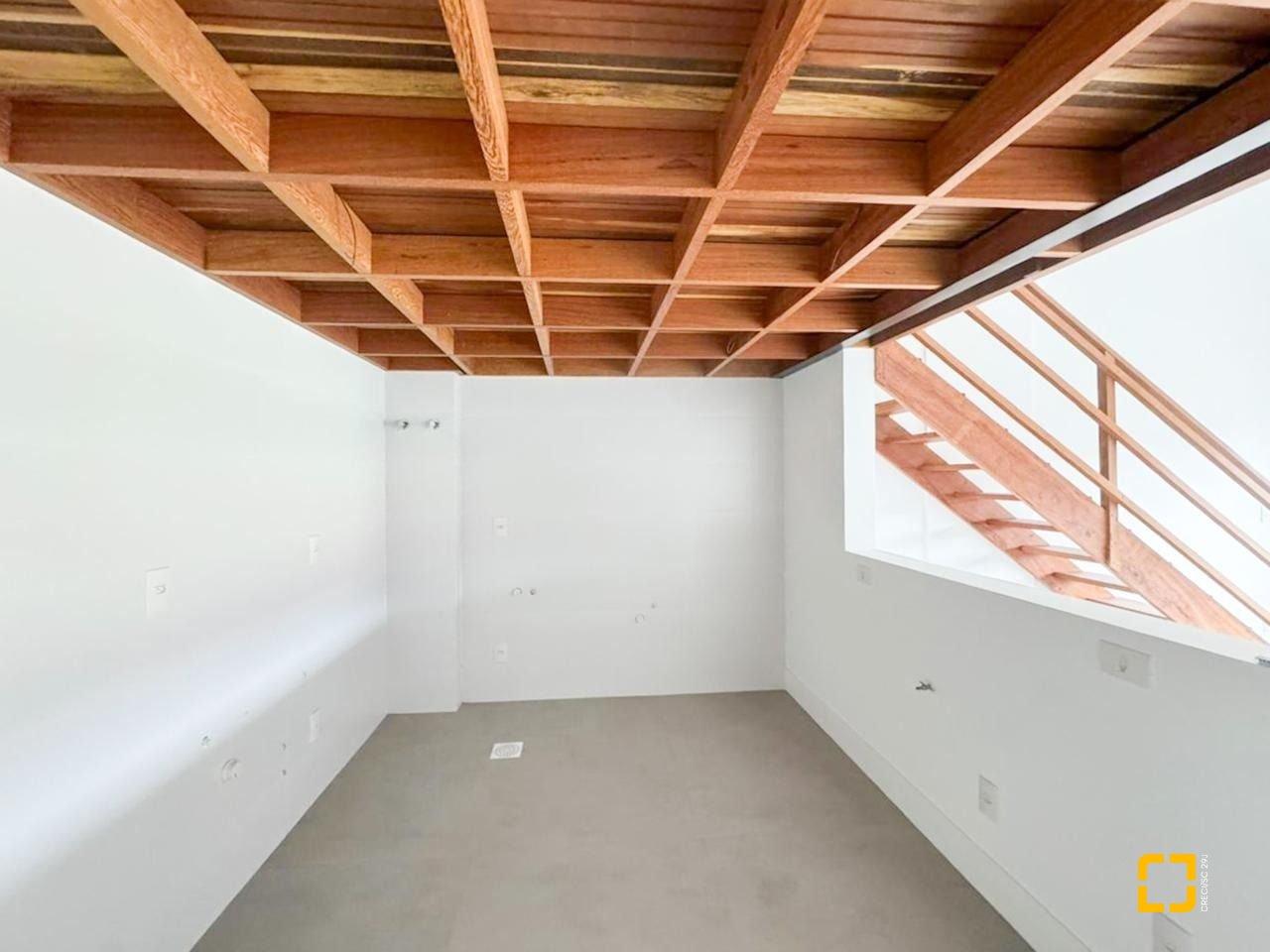 Loft com 53m², 1 quarto, 1 garagem, no bairro Monte Verde em Florianópolis