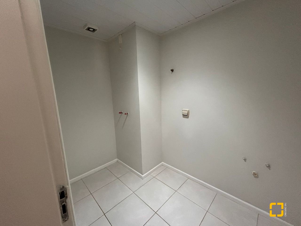 Cobertura com 263m², 4 quartos (sendo 2 suítes), 2 garagens, no bairro Córrego Grande em Florianópolis
