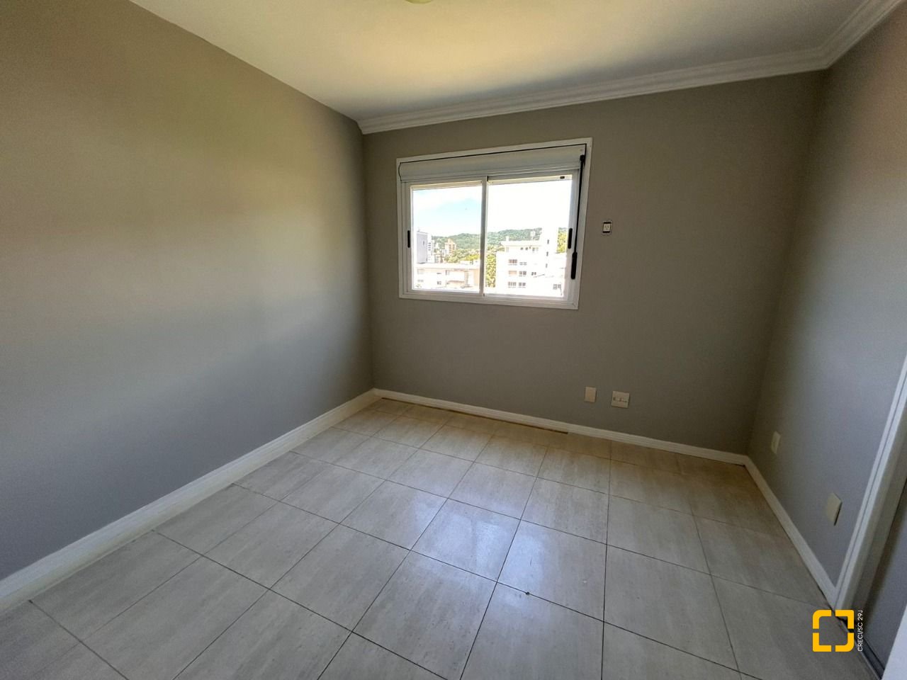 Cobertura com 263m², 4 quartos (sendo 2 suítes), 2 garagens, no bairro Córrego Grande em Florianópolis
