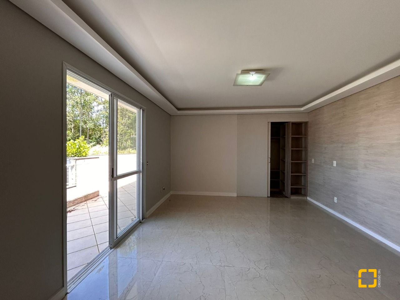 Cobertura com 263m², 4 quartos (sendo 2 suítes), 2 garagens, no bairro Córrego Grande em Florianópolis
