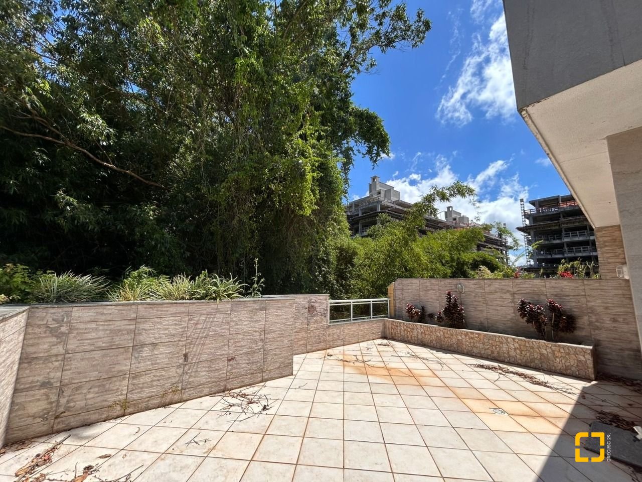 Cobertura com 263m², 4 quartos (sendo 2 suítes), 2 garagens, no bairro Córrego Grande em Florianópolis