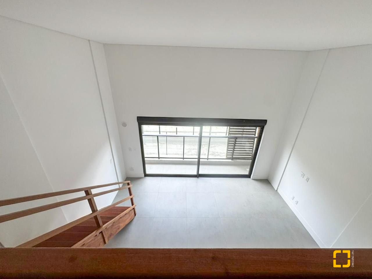 Loft com 56m², 1 quarto, 1 garagem, no bairro Monte Verde em Florianópolis